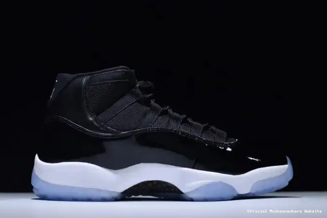 Official Maikesneakers 11 Release